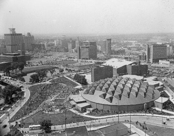 AutoWorld (Six Flags AutoWorld) - Old Photo (newer photo)